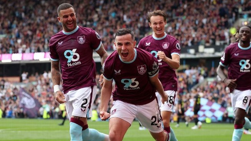 Đơn giản thì Burnley không đủ sức mạnh để đối đầu với pháo thủ Đơn giản thì Burnley không đủ sức mạnh để đối đầu với pháo thủ